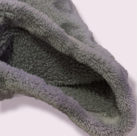 Super Soft Grey Fleece Pajama Shirt with Cat Design - Picture 3 of 8